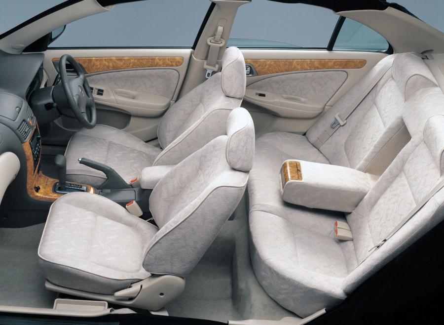  Nissan Bluebird Sylphy 2000 года  (фото 2 из 4)